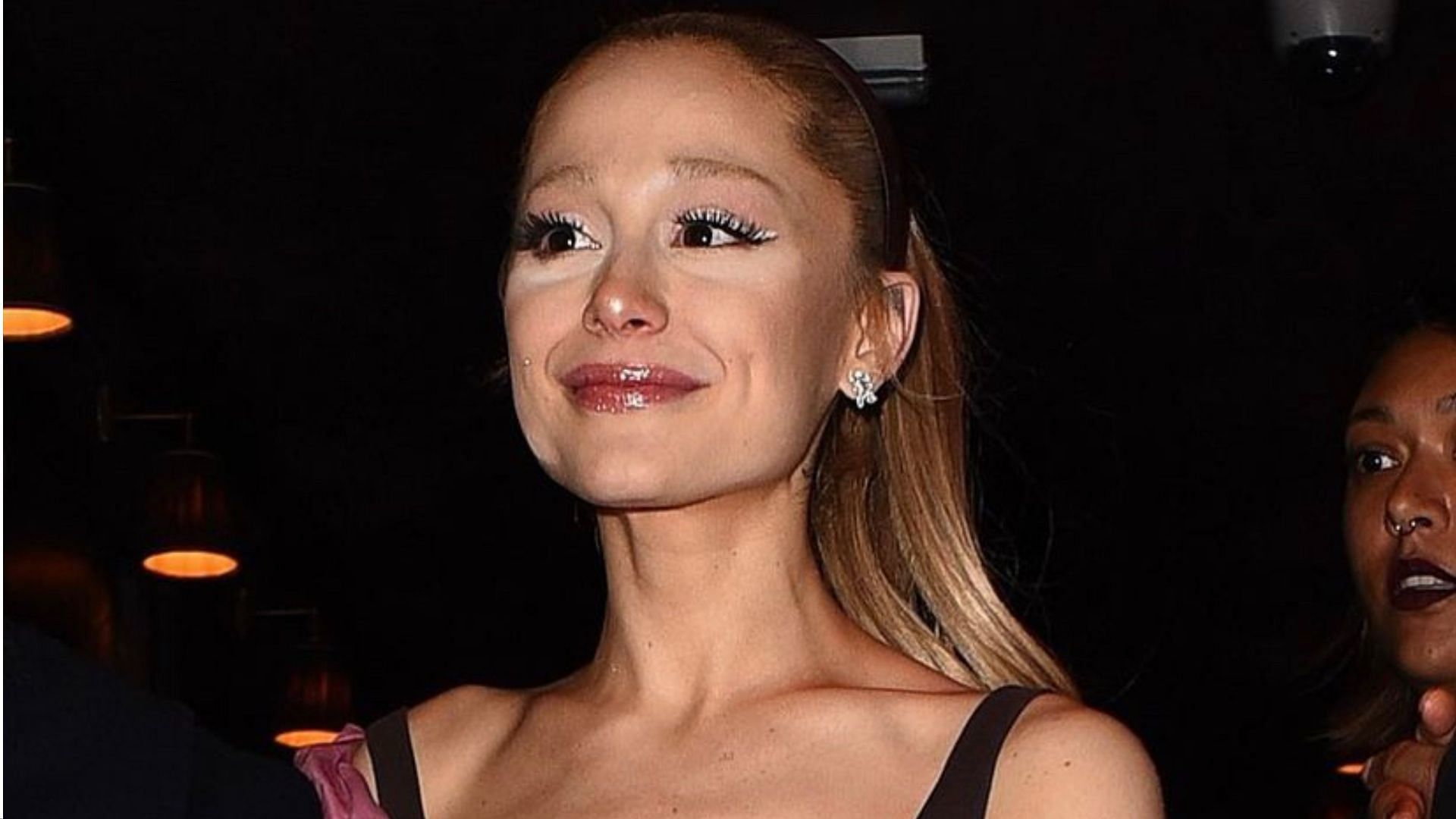 Ariana Grande's Dramatic Hair And Tattoo Transformation: A Professional's Perspective Ariana Grande's Dramatic Hair And Tattoo Transformation: A Professional's Perspective