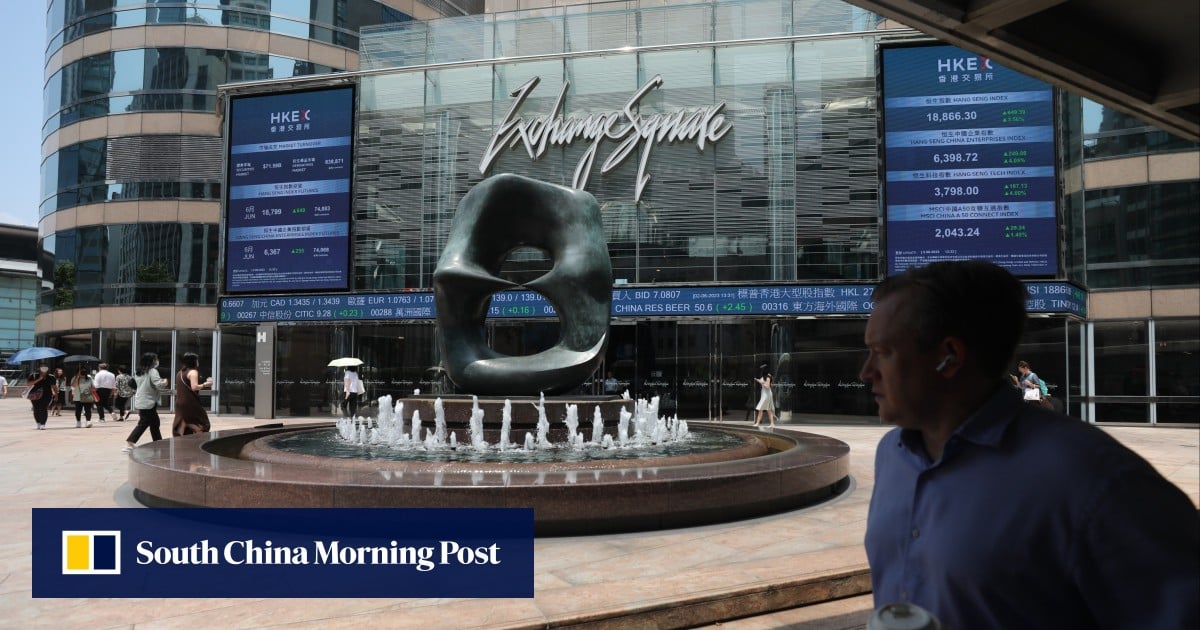 Chinese Stocks In Hong Kong Surge On Easing Trade Tension Hopes Chinese Stocks In Hong Kong Surge On Easing Trade Tension Hopes
