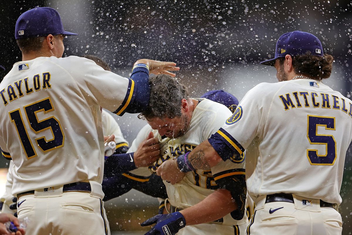 Five-Run Ninth: D-backs Secure Walk-Off Win Over Brewers Five-Run Ninth: D-backs Secure Walk-Off Win Over Brewers