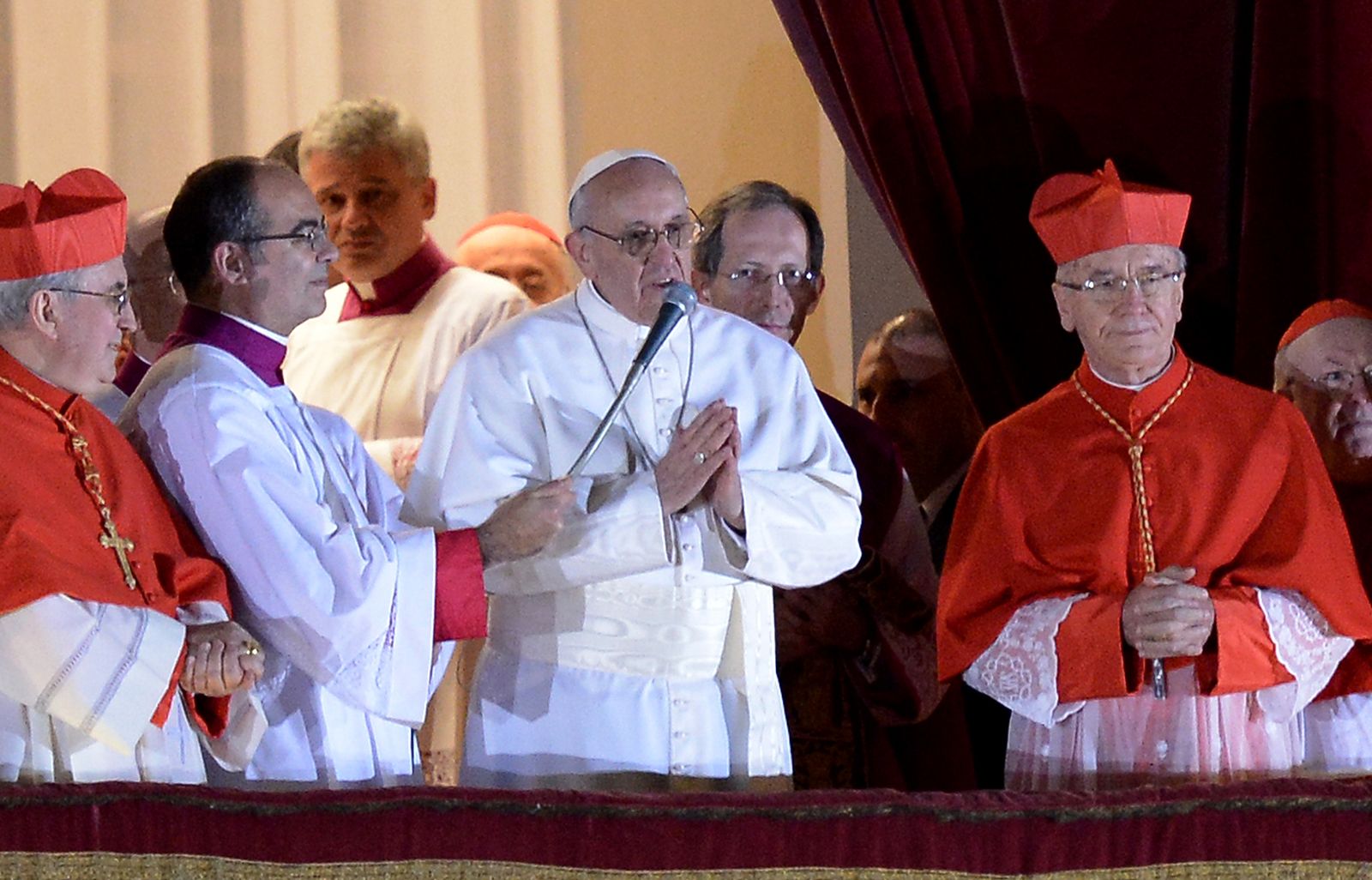 How Is A New Pope Chosen? A Complete Guide To Papal Conclaves How Is A New Pope Chosen? A Complete Guide To Papal Conclaves