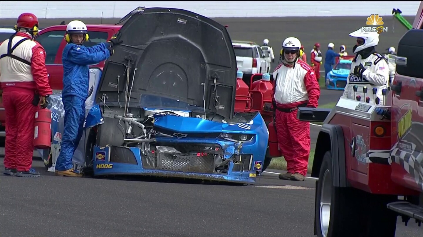Phoenix Race Crash: Bubba Wallace's Brake Failure Leads To Wall Collision Phoenix Race Crash: Bubba Wallace's Brake Failure Leads To Wall Collision