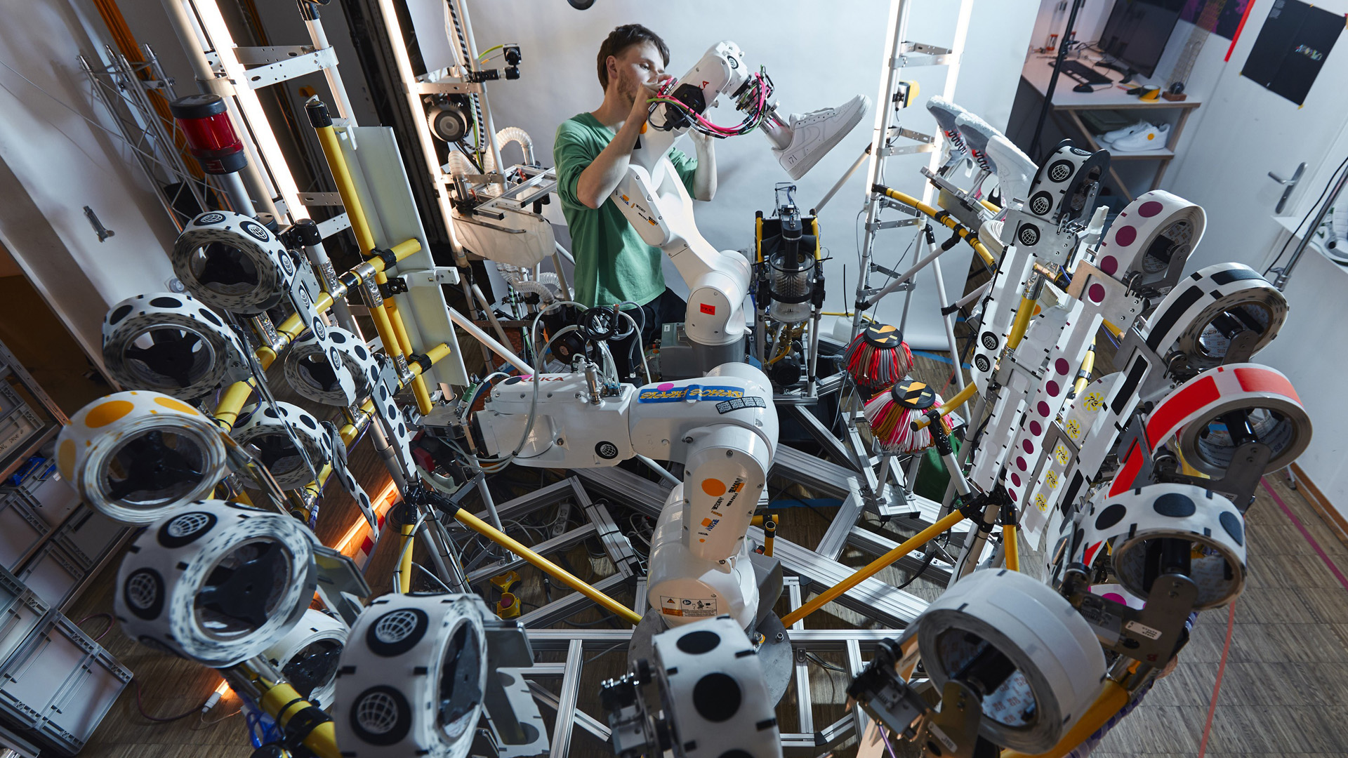 The Difficult Task Of Creating Nike Sneakers With Robots The Difficult Task Of Creating Nike Sneakers With Robots
