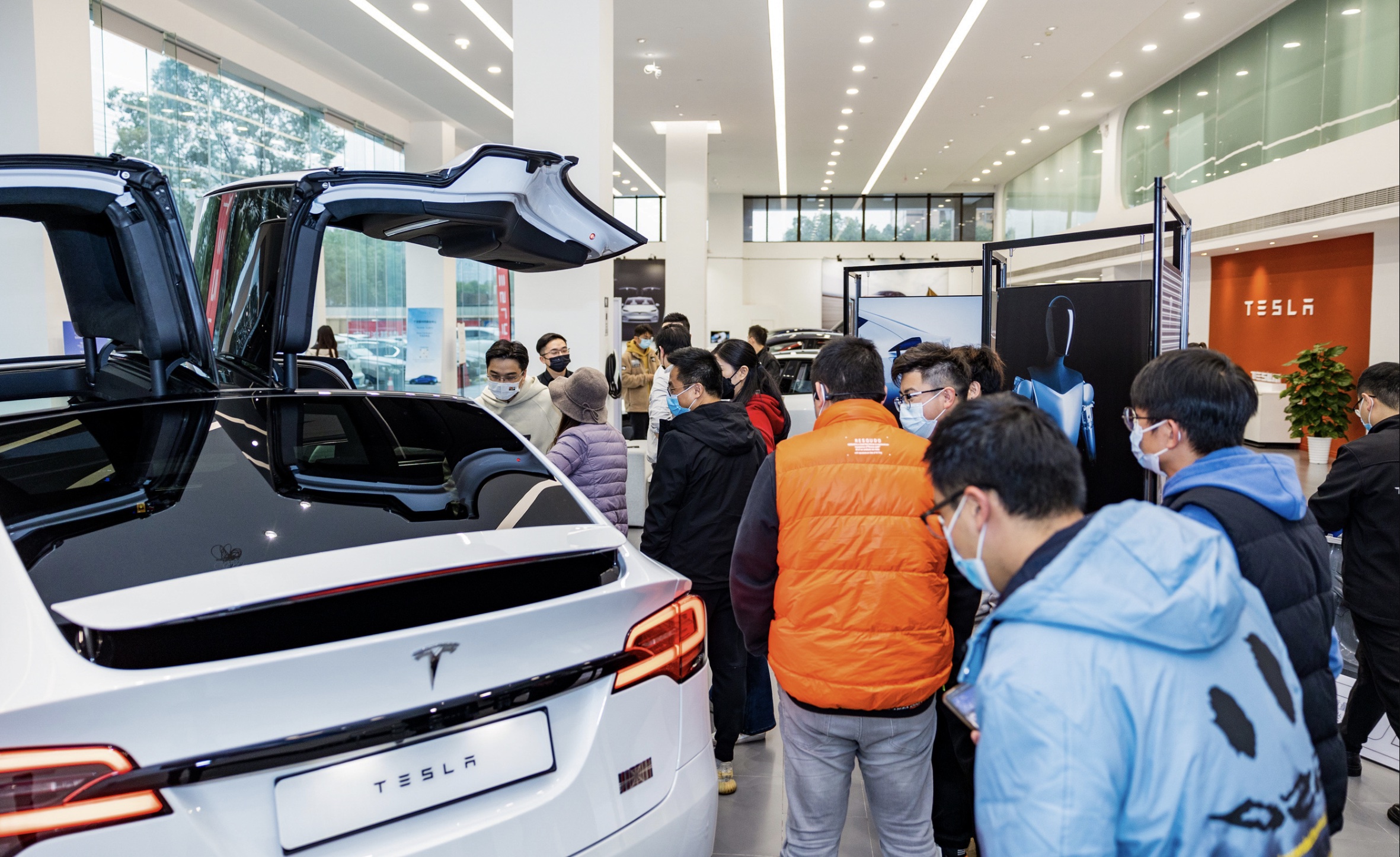 The Evolving Landscape Of The Chinese Auto Market: A Look At BMW And Porsche's Experiences The Evolving Landscape Of The Chinese Auto Market: A Look At BMW And Porsche's Experiences