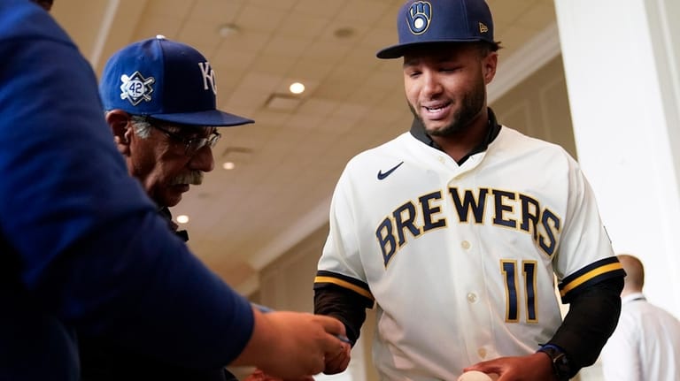 Two Home Runs By Chourio: Brewers Triumph Over Reds 8-2 Two Home Runs By Chourio: Brewers Triumph Over Reds 8-2